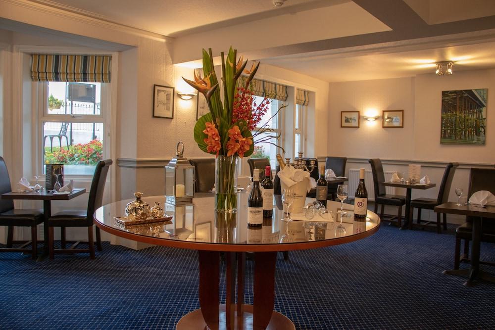 Devonshire Park Hotel Eastbourne Bagian luar foto