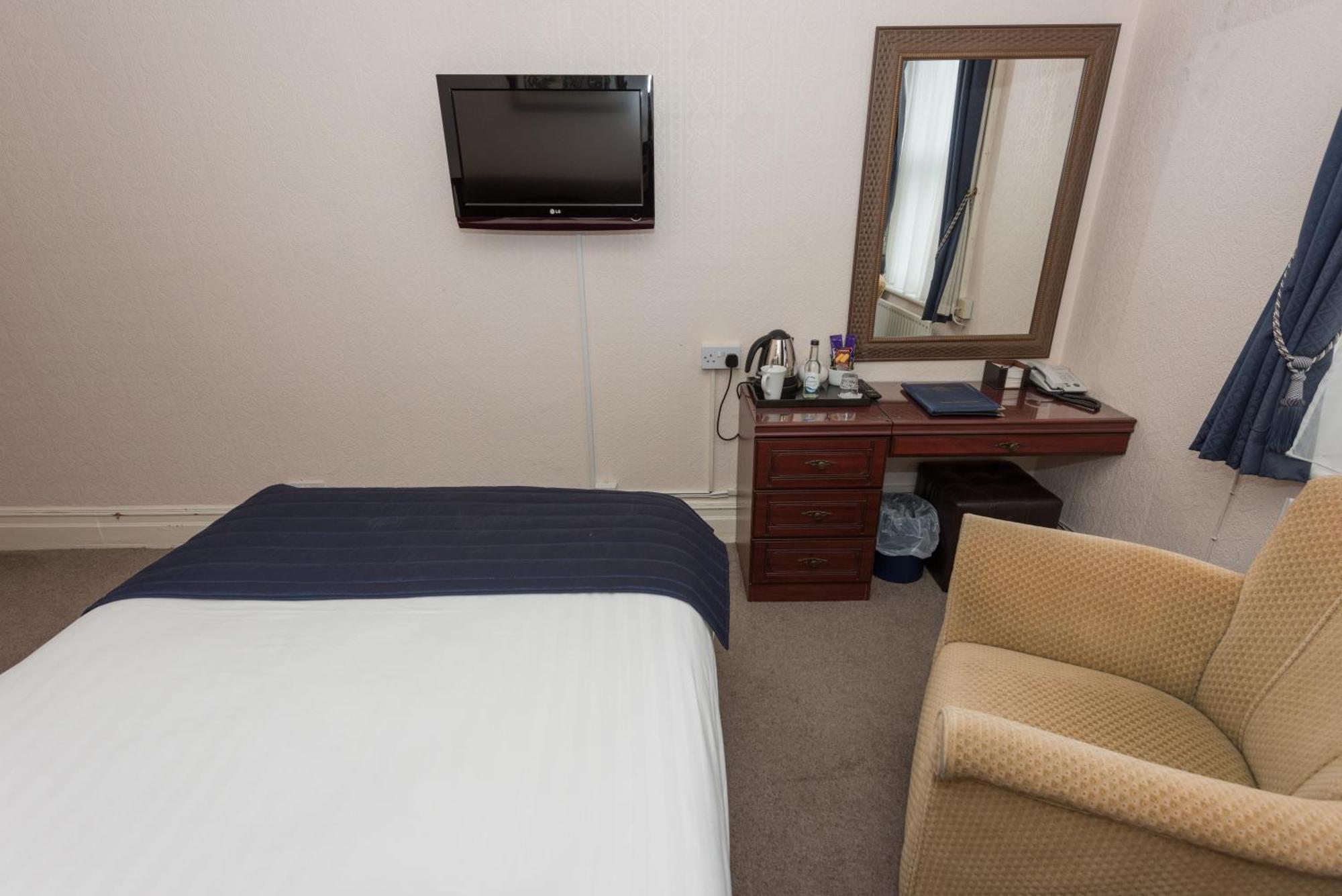 Devonshire Park Hotel Eastbourne Bagian luar foto