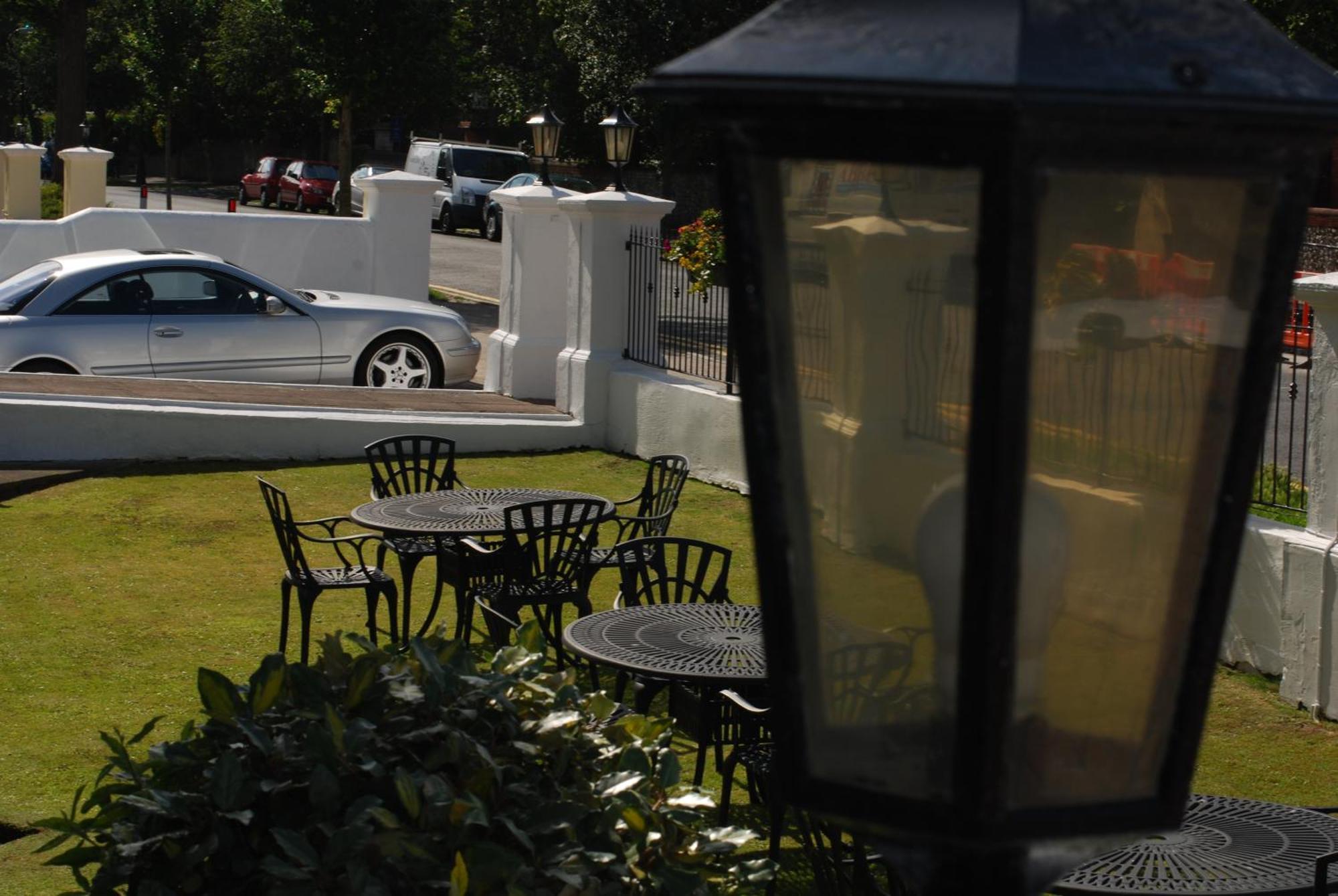 Devonshire Park Hotel Eastbourne Bagian luar foto