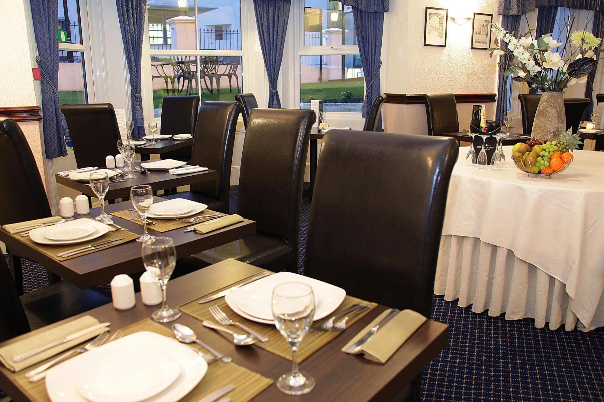 Devonshire Park Hotel Eastbourne Bagian luar foto